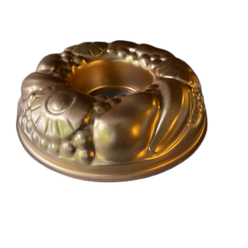 Vintage 10" Copper Fruit Wreath Cake & Jello Bundt Mold Pan